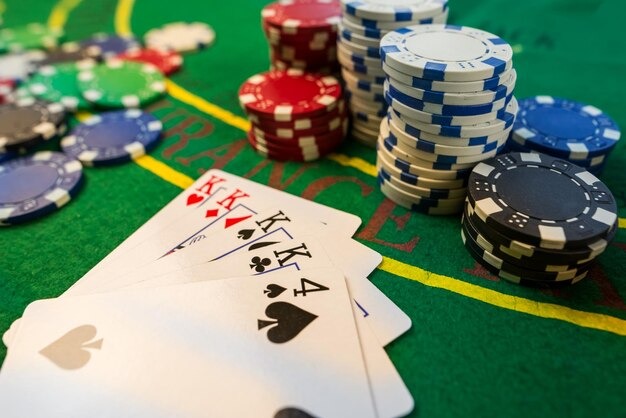 Live Kembang Kempis dealer studio on bastion with card table and real dealer